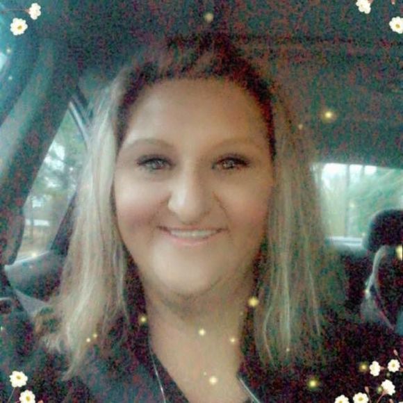 Meet your Posher, Julie - Picture 1 of 1